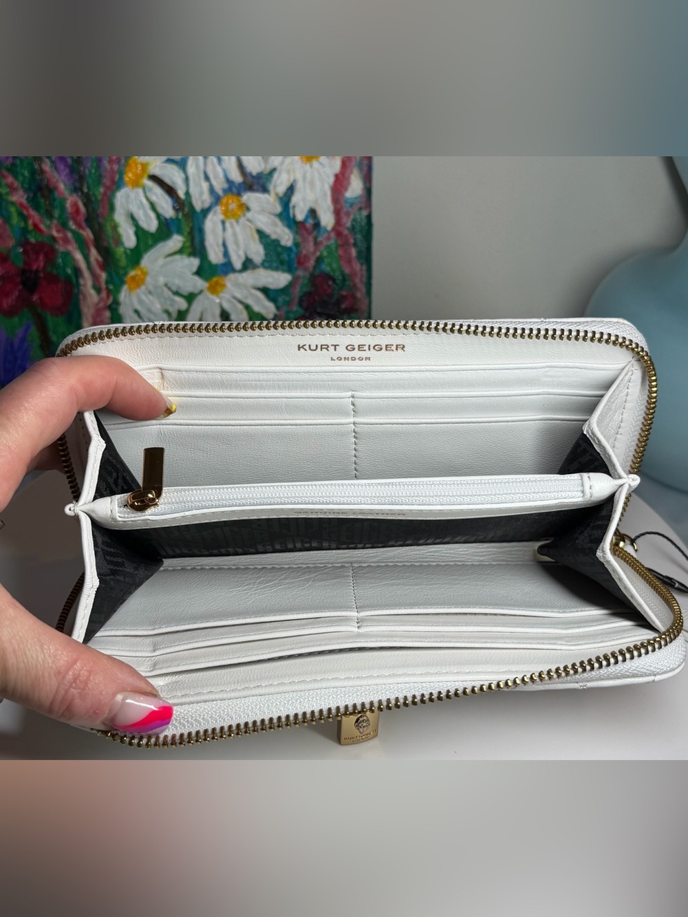 Kurt Geiger White Brixton Zip Wallet NWT - Picture 3 of 3